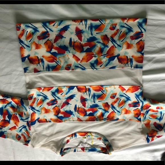 BCBG Generation short sleeve blouse - Picture 4 of 4